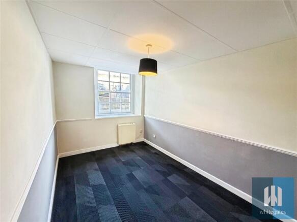 1 bed Apartment to rent Image 4