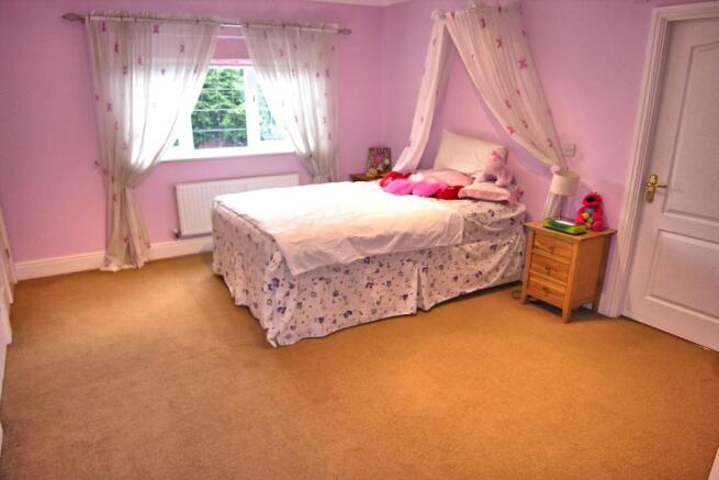 BEDROOM 2