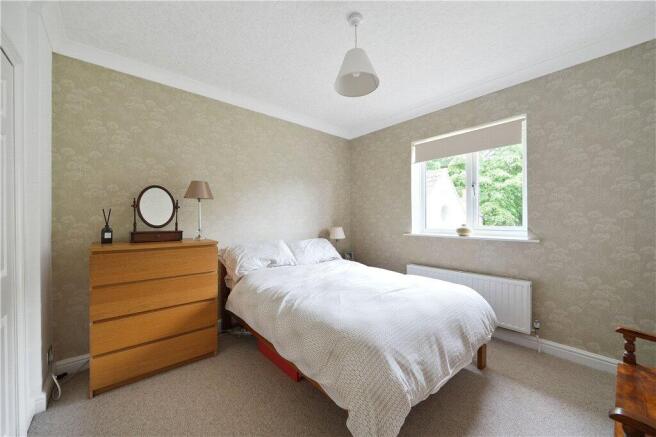 4 bed Detached for sale Image 11