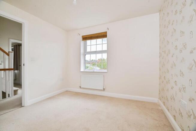 5 bed Detached for sale Image 8