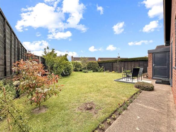 Generous South Facing Garden 595