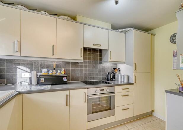75 Rastrick Close-05.jpg