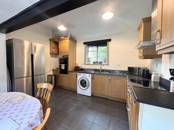 Kitchen 3.jpg