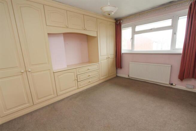 Bedroom 1.jpg