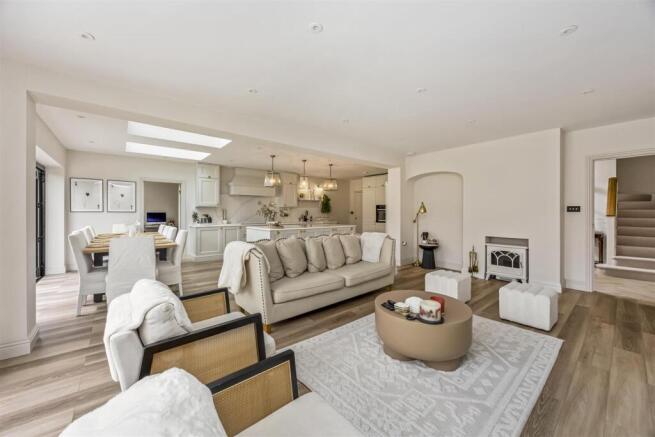 Sea lane, 89, The Pearl-025.JPG