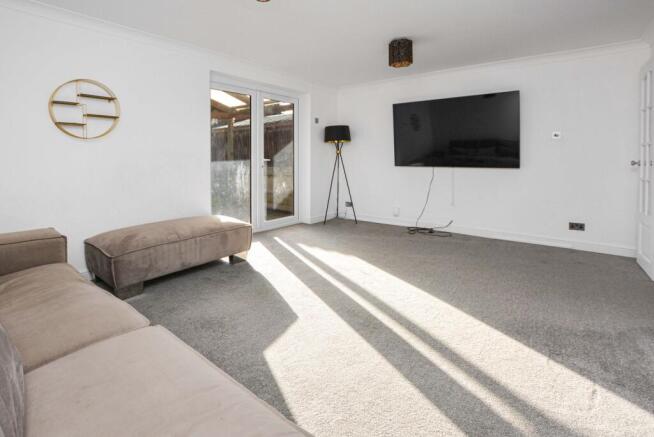 Willow Tree Close, Willesborough, TN24 photo 4