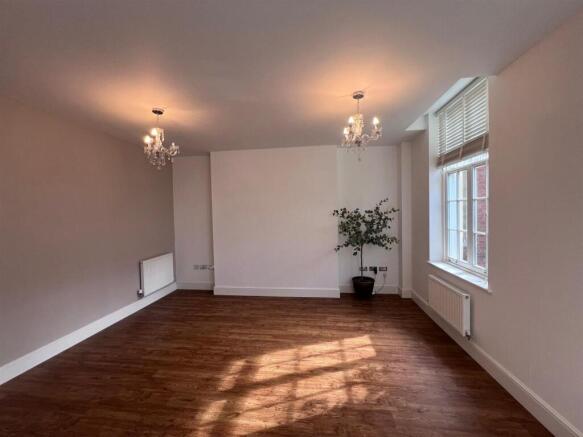 1 bed Apartment to rent Image 12