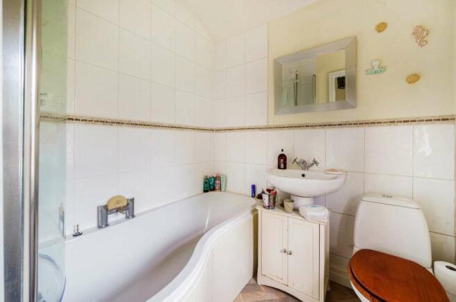 Bathroom (Bathroom )