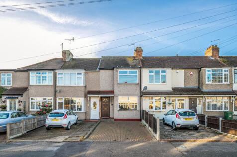 Laburnum Avenue, Hornchurch, RM12
