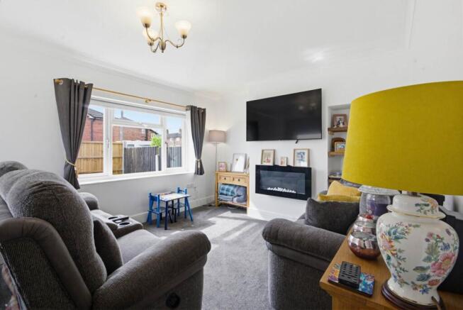 4 bed Semi-Detached for sale Image 9