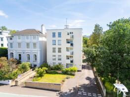 1, St Arvans Court, Evesham Road, Cheltenham GL52 3AA