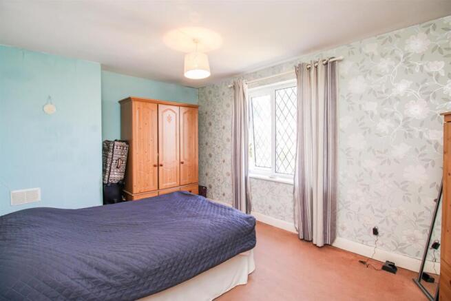 3 bed Semi-Detached for sale Image 7