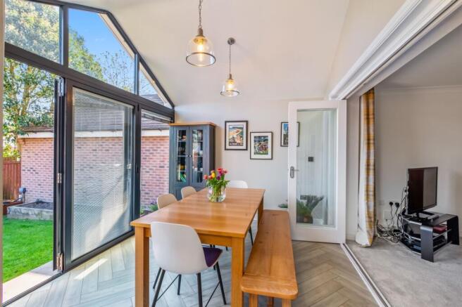 5 bed Detached for sale Image 6