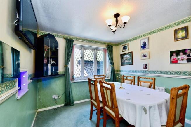4 bed Detached for sale Image 4
