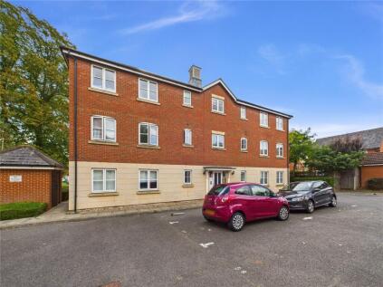 Halcyon Close, Witham, CM8