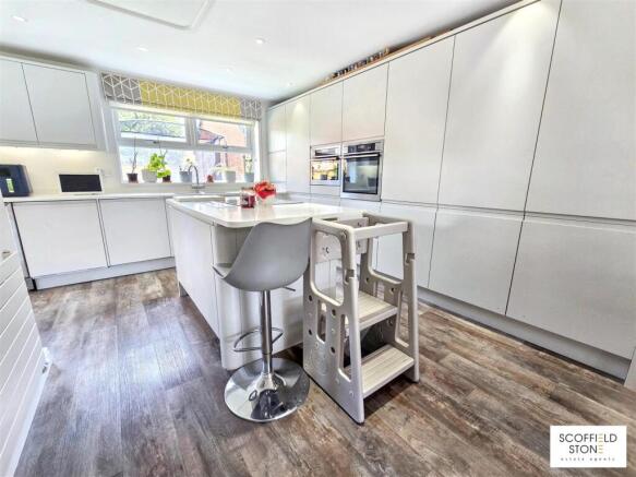 Kitchen/Diner and Family Area