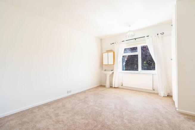 4 bed Detached for sale Image 12