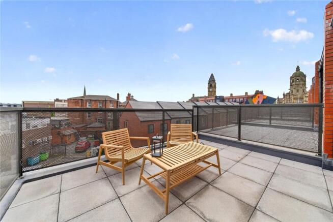 3 bed Town House for sale Image 12