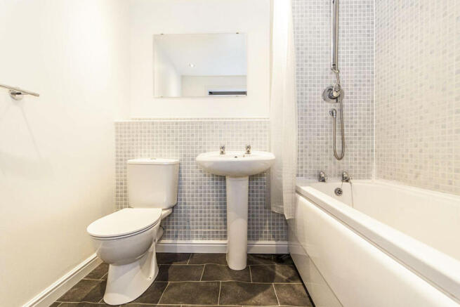 2 bed Flat to rent Image 6