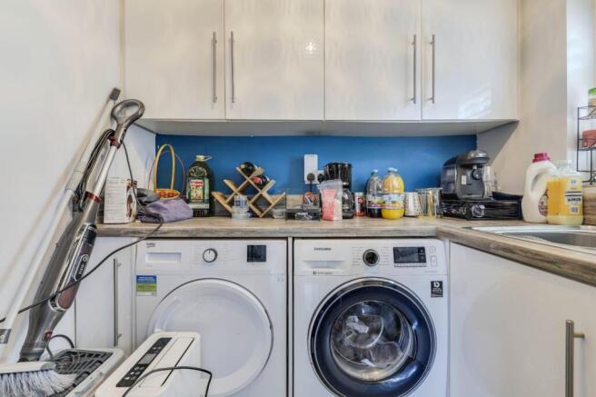 3 bed Semi-Detached for sale Image 6