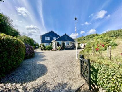Porthallow, Flexible and spacious detached home
