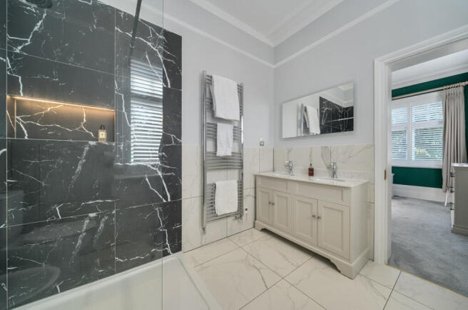 1418903-7-69a8562...