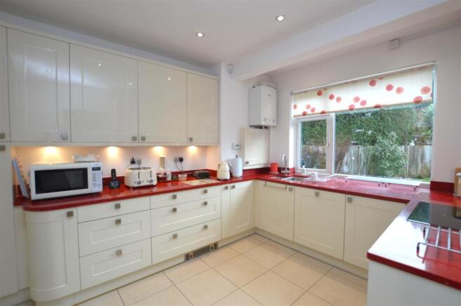 17 Ryecroft Ave kit.JPG
