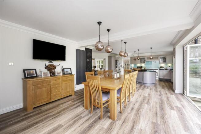 First Avenue 81 R Luff-002.JPG