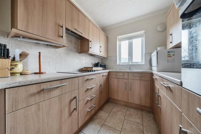 Kitchen (2).jpg