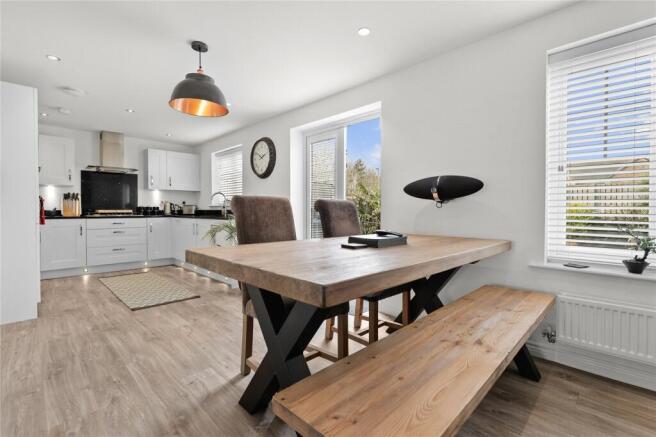 4 bed Detached for sale Image 11