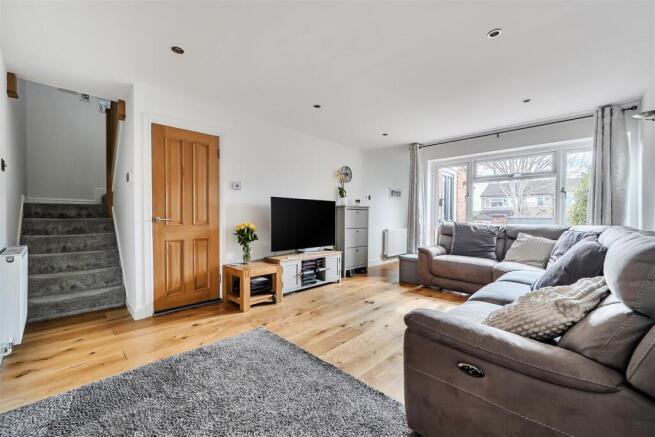 Stirling Close, Caversham, Reading photo 4