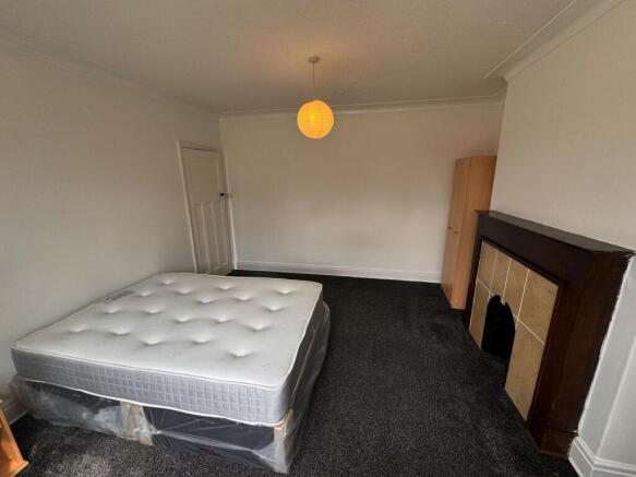 3 bed House to rent Image 6