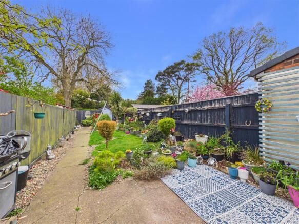 3 bed Terraced for sale Image 11