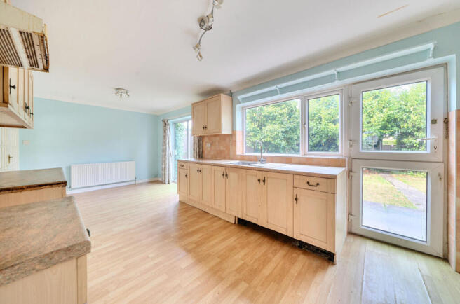 1335987-4-6895c21...