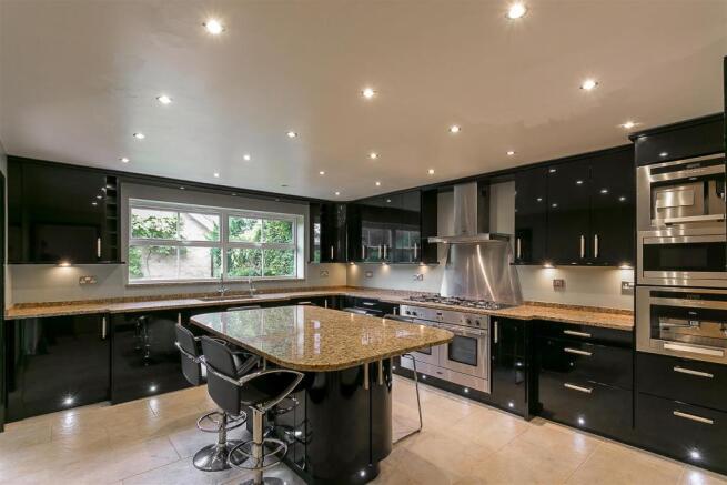 Kitchen/Breakfast Room