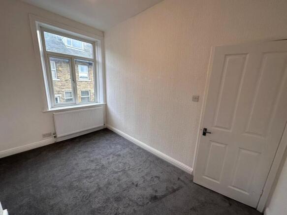 2 bed Terraced to rent Image 8