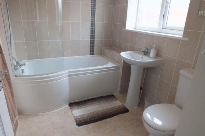 FAMILY BATHROOM