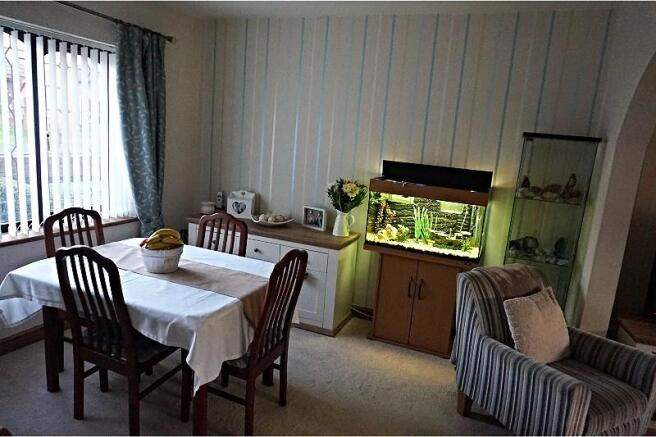 Lounge/Dining Room
