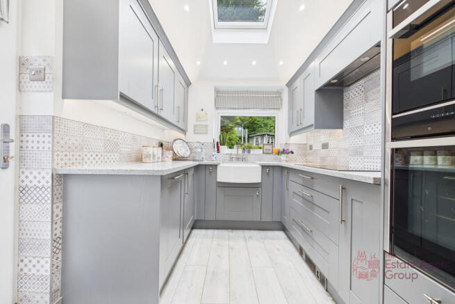 CAM02494G0-PR0054-STILL037