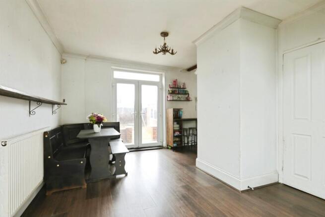 3 bed Semi-Detached for sale Image 5