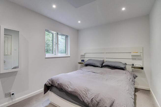 House in St Albans, Jersey Farm, Sandridge - View 4