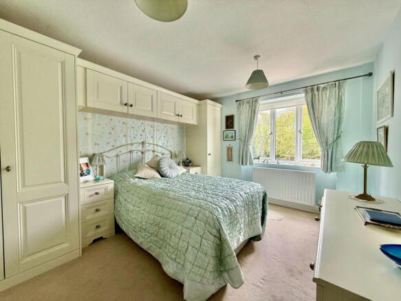 2 bed Flat for sale Image 8