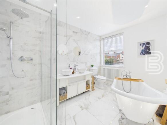 Bathroom (1).jpg