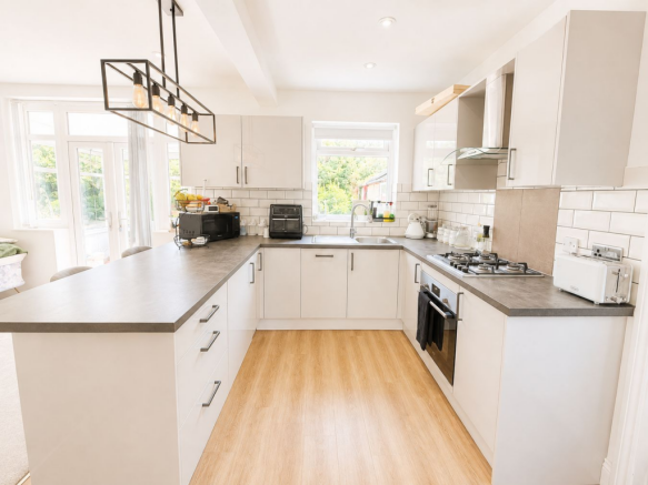 3 bed Semi-Detached for sale Image 5