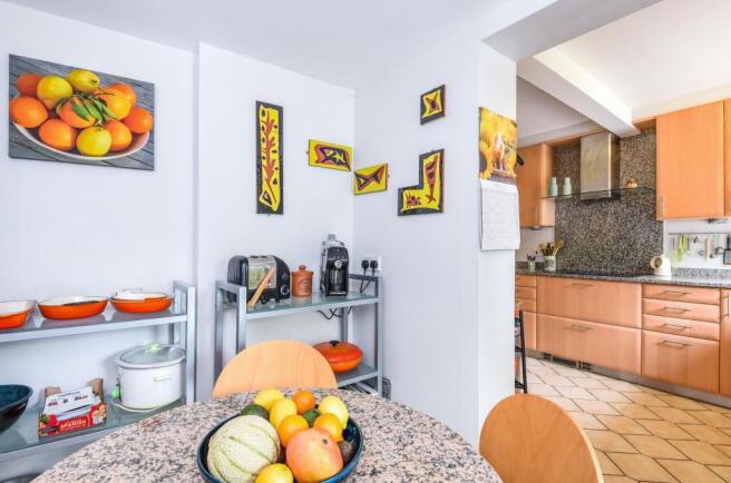 breakfast area-kitch