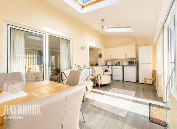 3 bed Semi-Detached for sale Image 5