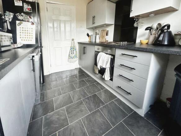 Kitchen..JPG
