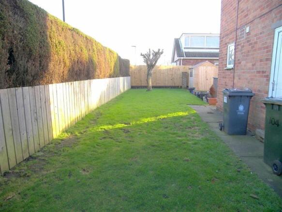SIDE GARDEN