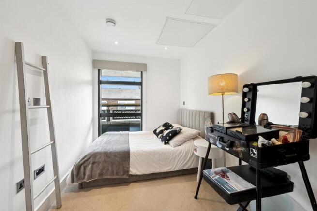 Flat, Albany Court (11).jpg