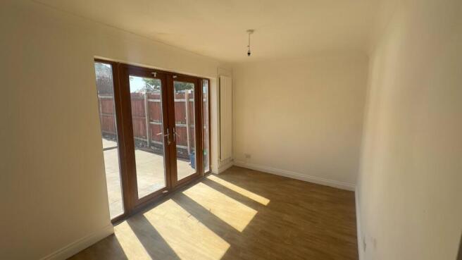 4 bed Terraced to rent Image 4